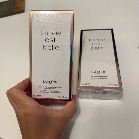 Lancôme La Vie Est Belle Lotion and Shower Gel Set - Picture 1 of 2